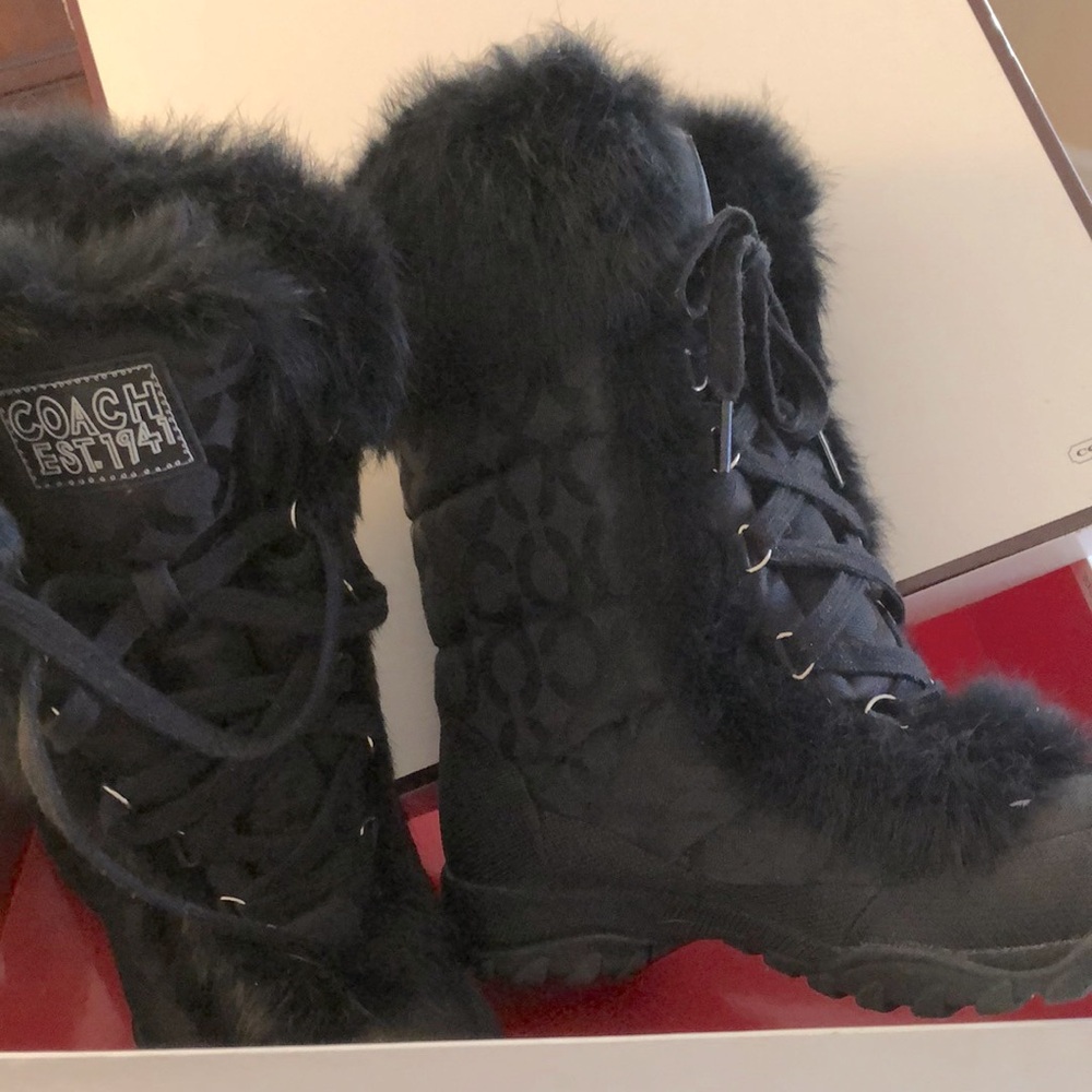 Coach winter black boots with fur on edges